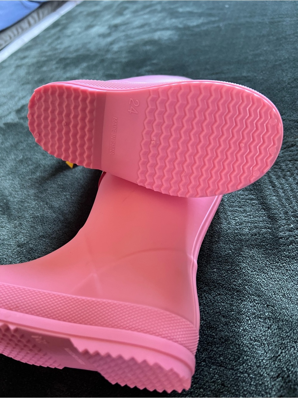 Gentlechild Pink Kids' Rain Boots-cute as a button-never worn size 8 - Picture 4 of 5